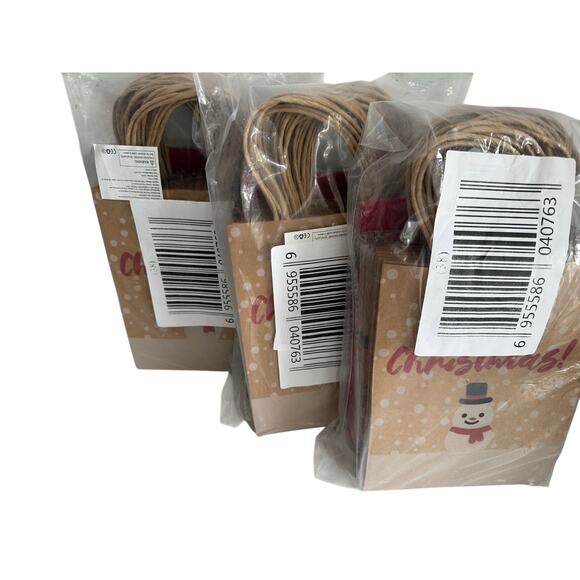 Pack of 20 Christmas Gift Bags with red and green tissue paper INCLUDED - Picture 2 of 2